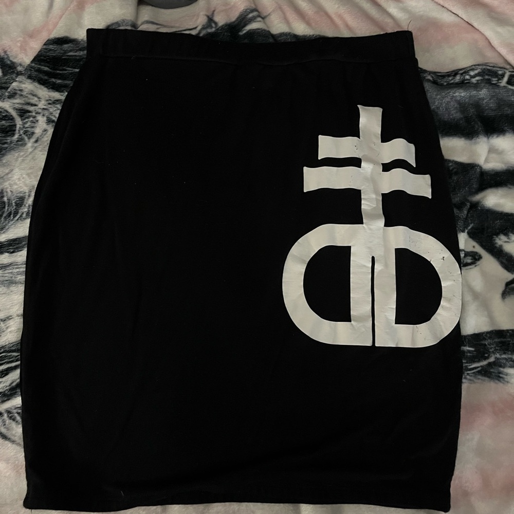 Black Pencil Skirt with White Graphic Accent